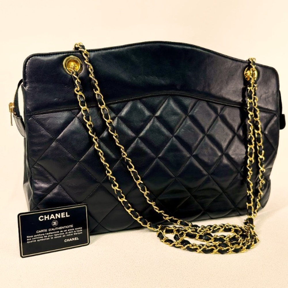 Chanel Vintage Blk-lrg Leather Matelasse/Gold plated Chain shoulderstrap-Rank AB